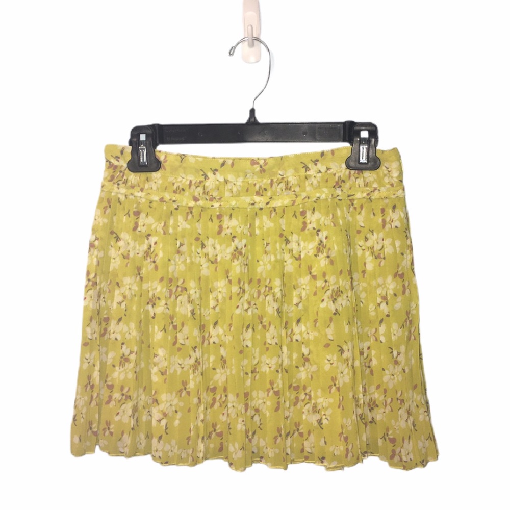 American Eagle Pleated Mini Skirt Flowers Size 2